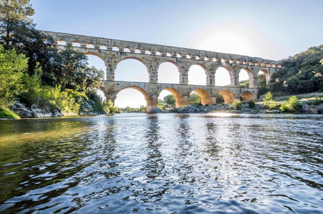 Studio Havre De Paix Au Pont Du Gard Piscine Et Jacuzzi Chez Valerie Payre Vers-Pont-du-Gard Exterior foto
