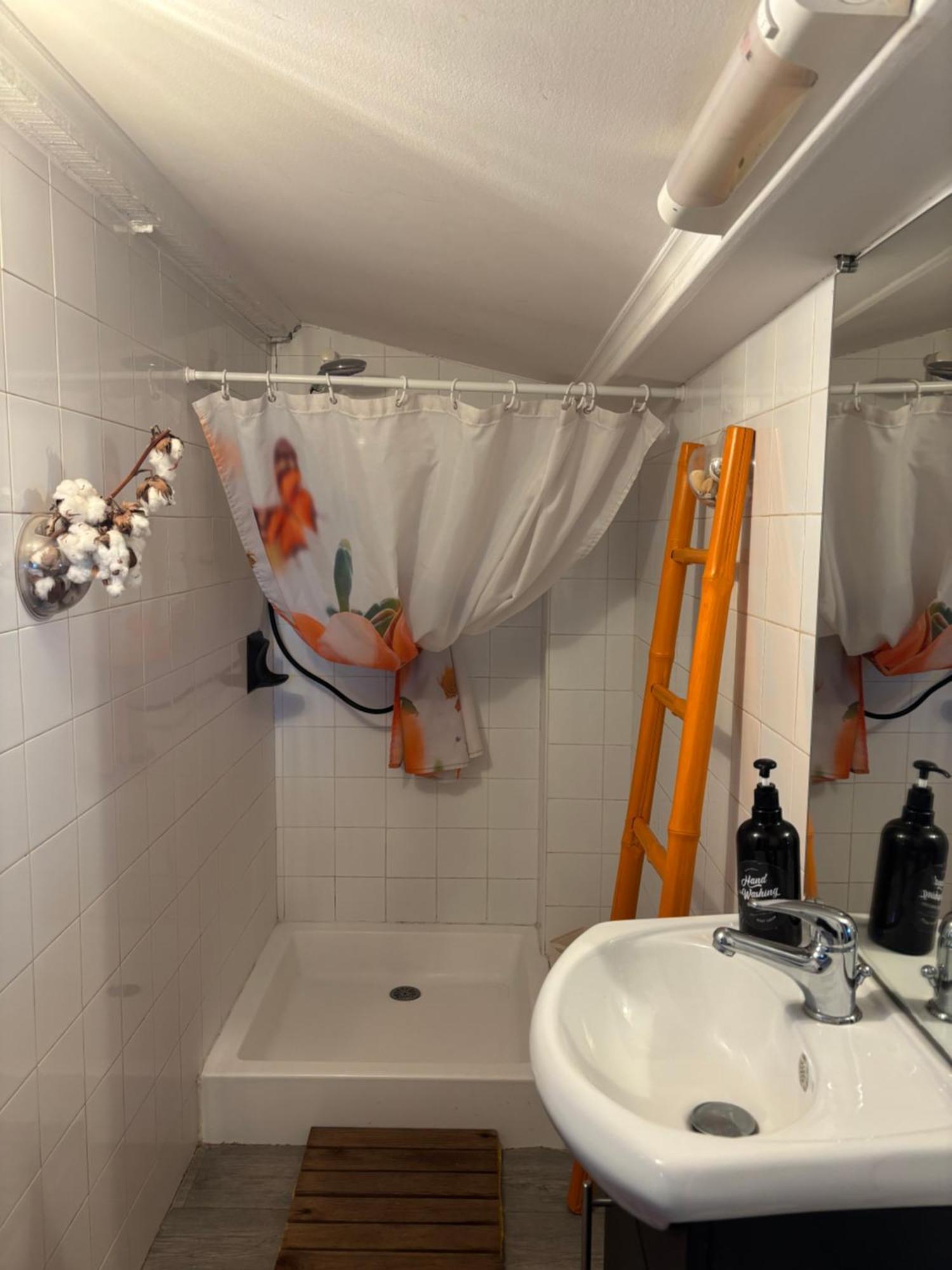 Studio Havre De Paix Au Pont Du Gard Piscine Et Jacuzzi Chez Valerie Payre Vers-Pont-du-Gard Exterior foto